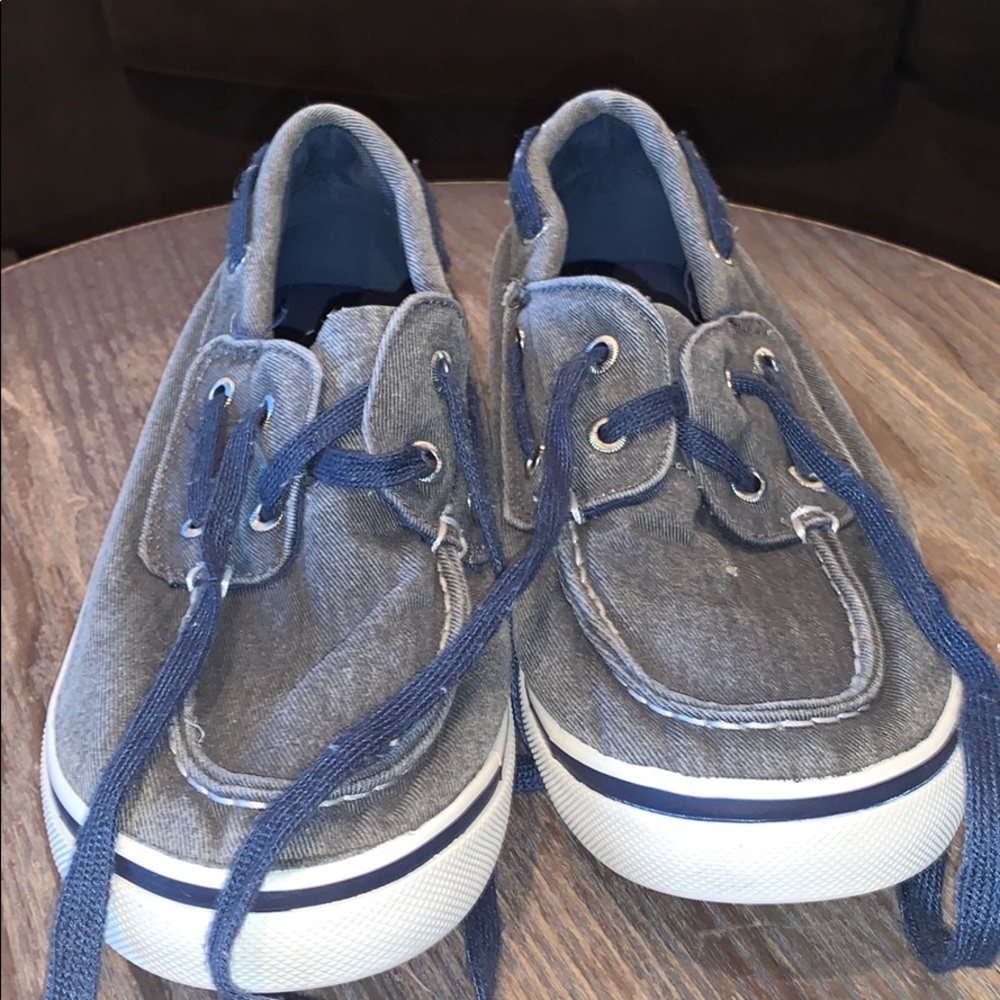Boys shoes